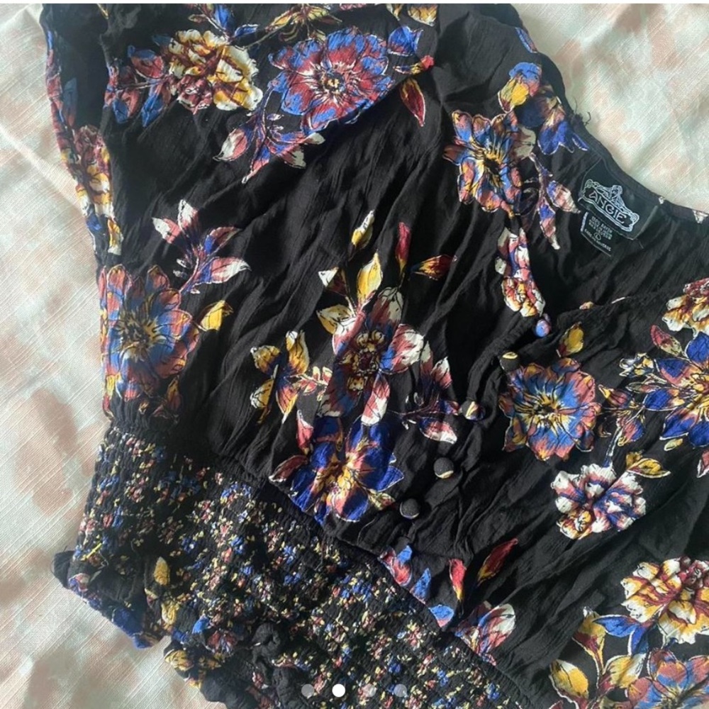 Black floral hippie crop